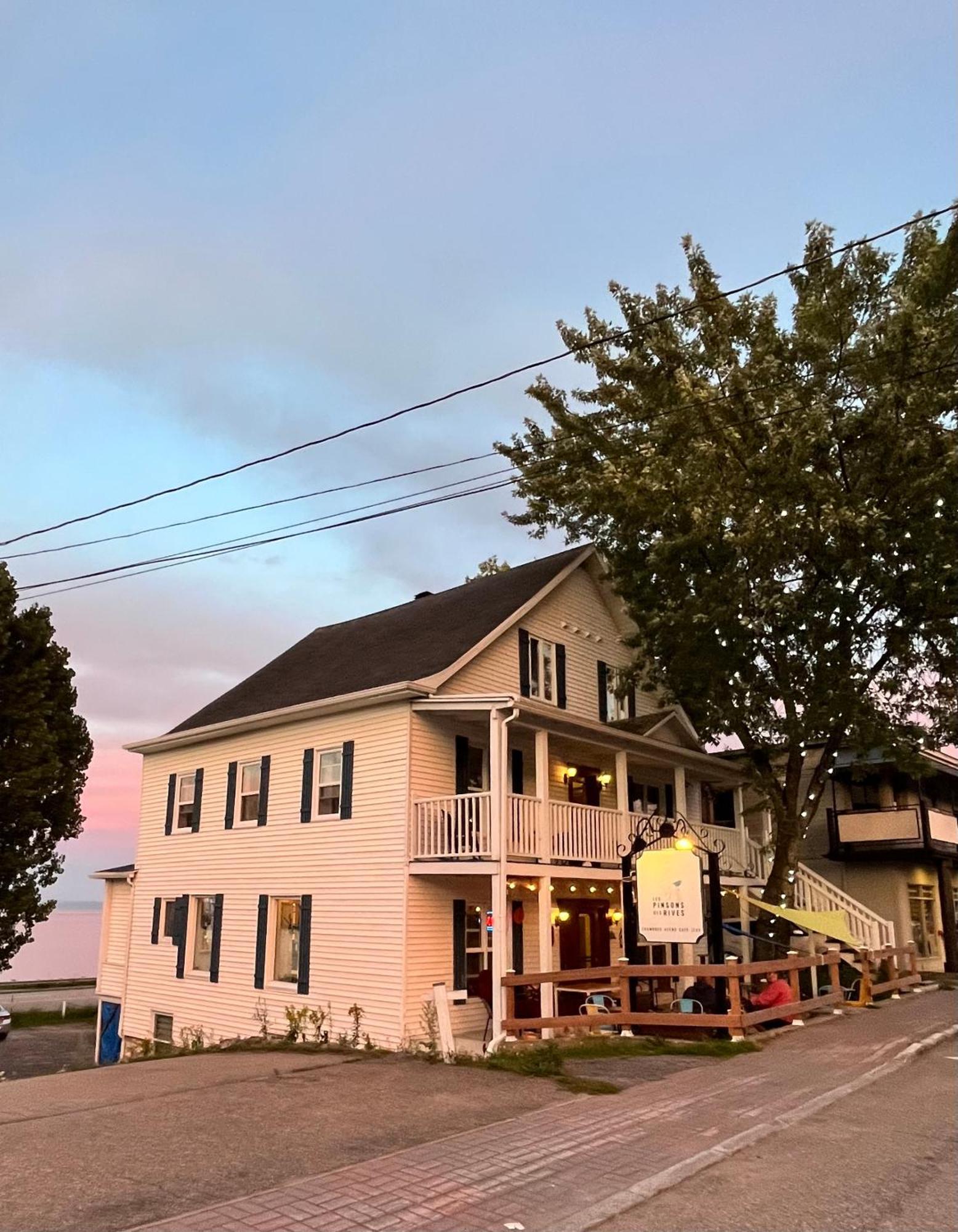 Les Pinsons Des Rives Bed & Breakfast La Malbaie Eksteriør bilde