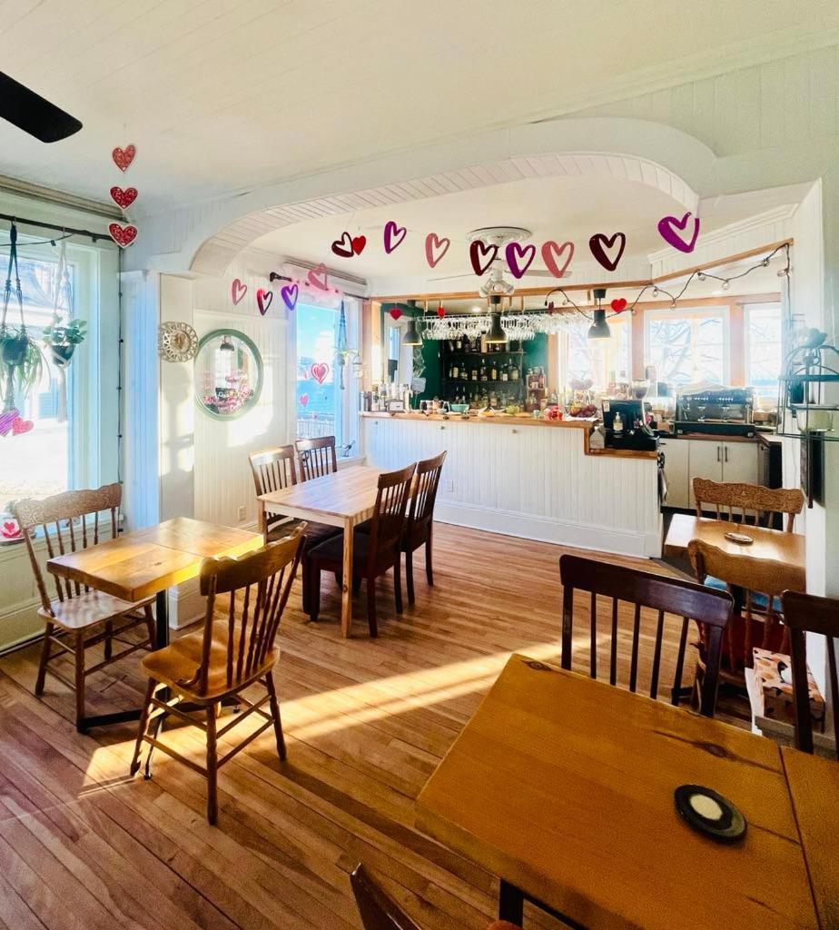 Les Pinsons Des Rives Bed & Breakfast La Malbaie Eksteriør bilde