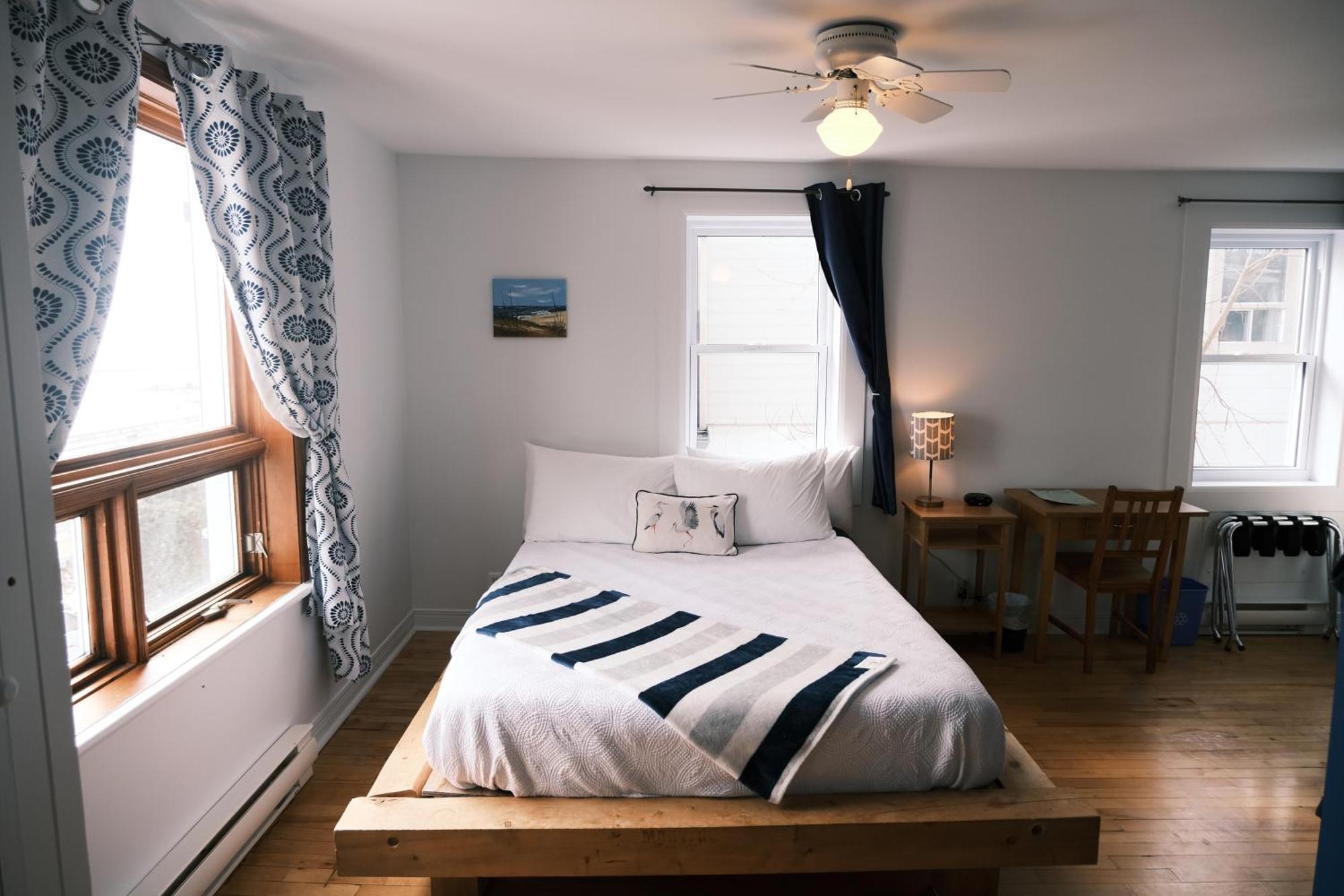 Les Pinsons Des Rives Bed & Breakfast La Malbaie Rom bilde