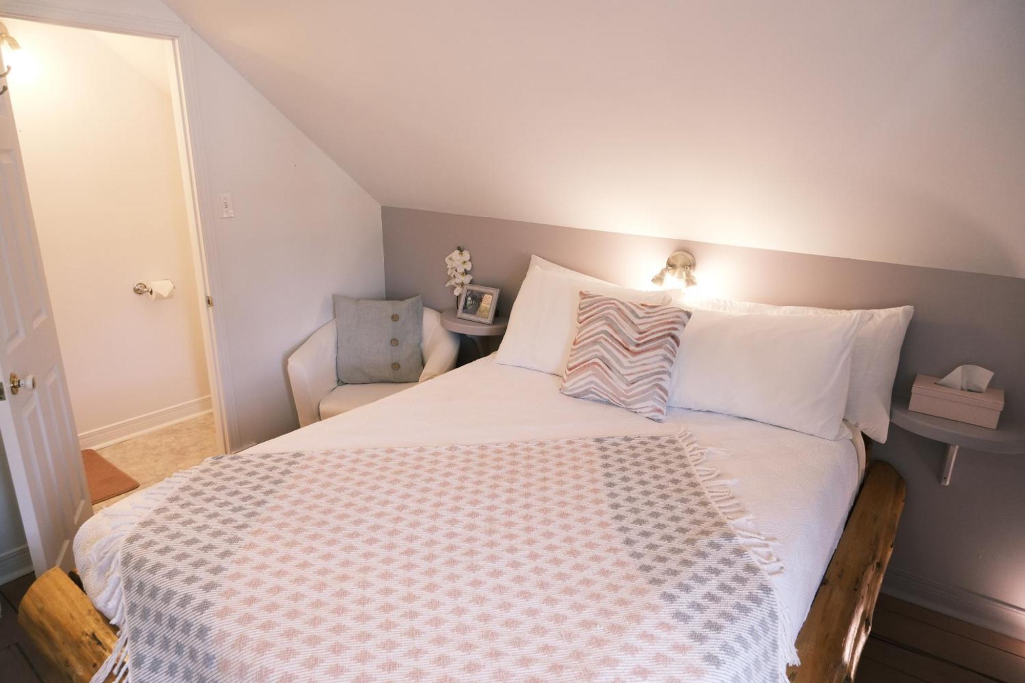 Les Pinsons Des Rives Bed & Breakfast La Malbaie Rom bilde