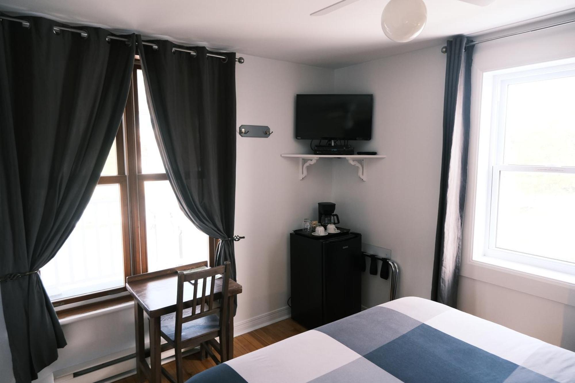 Les Pinsons Des Rives Bed & Breakfast La Malbaie Rom bilde