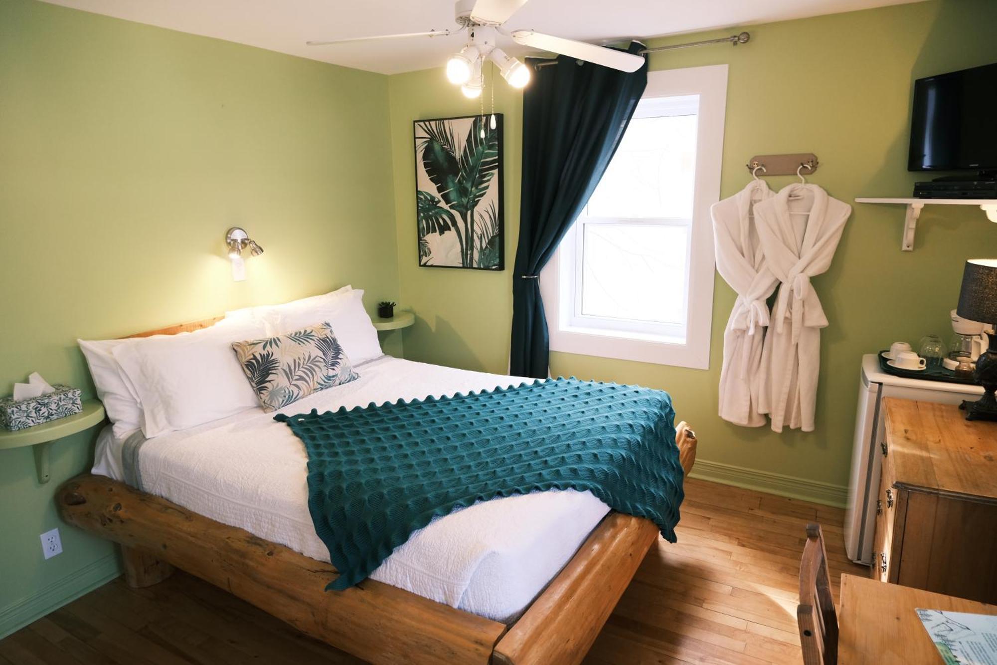 Les Pinsons Des Rives Bed & Breakfast La Malbaie Eksteriør bilde