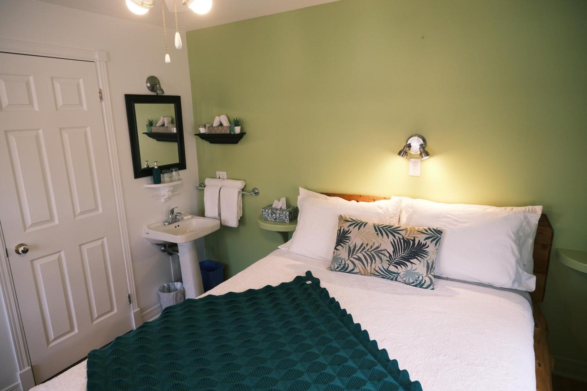 Les Pinsons Des Rives Bed & Breakfast La Malbaie Rom bilde